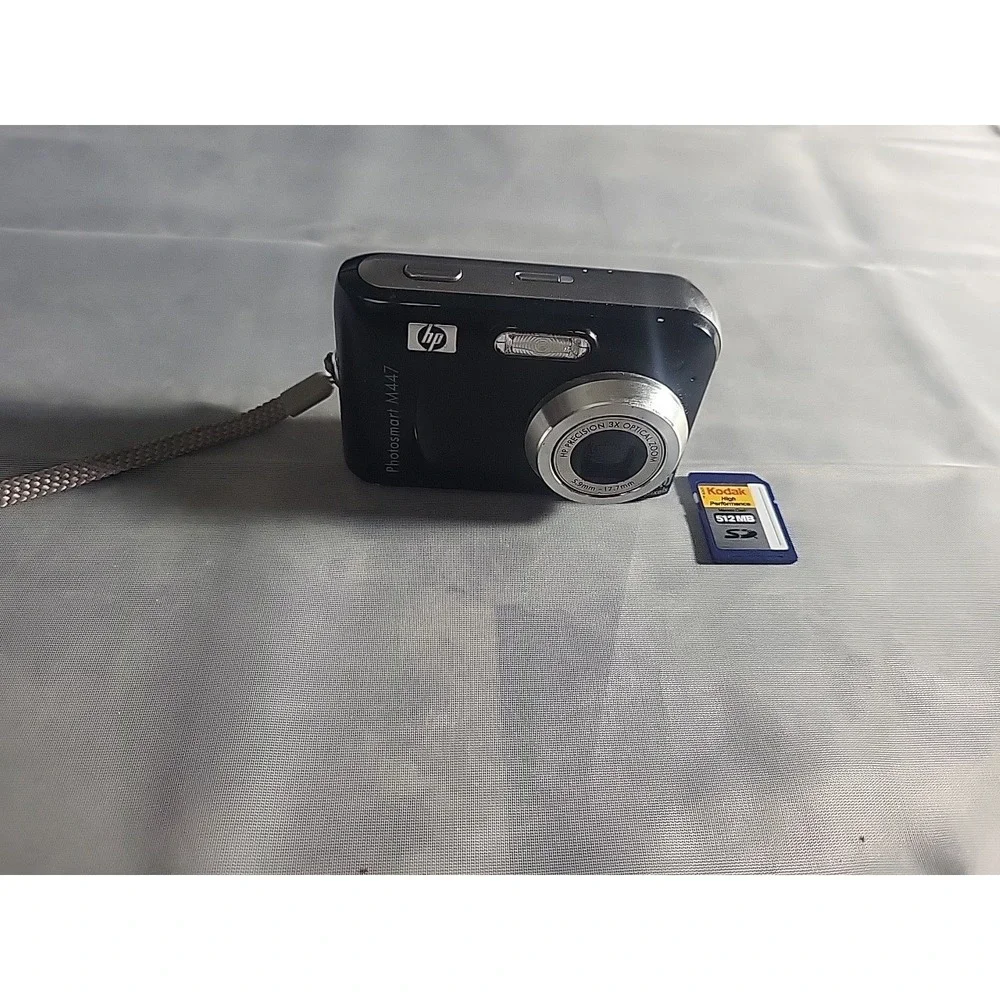 HP‎ Photosmart M447 - 5MP, 3x Zoom + 512MB Card! Damage To Screen